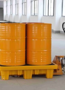 Spill containment pallets
